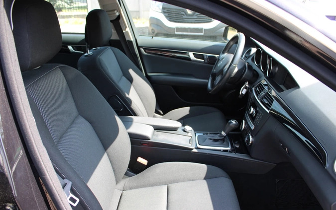 Mercedes-Benz Klasa C cena 42800 przebieg: 215000, rok produkcji 2012 z Sztum małe 667